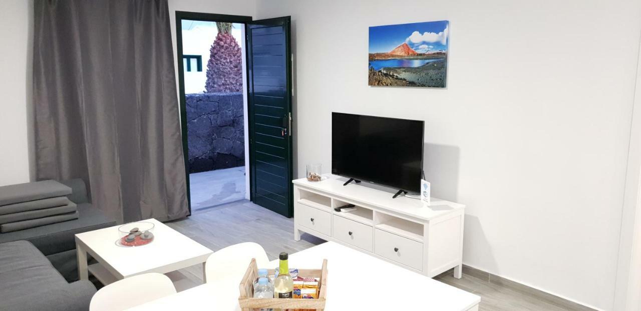 House First Line Of The Sea Villa Costa Teguise Exterior photo